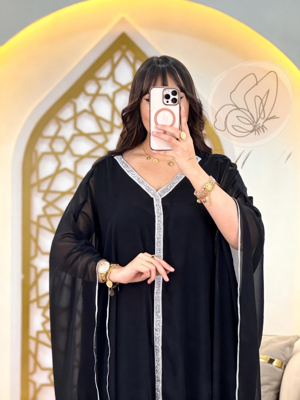 عباءة فاخرة+فستان أنيق —  بسعر قطعة واحدة