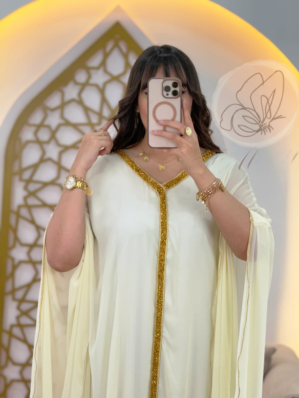 عباءة فاخرة+فستان أنيق —  بسعر قطعة واحدة